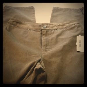 Liz Claiborne Olive Green Lizwear jeans size 8 NWT